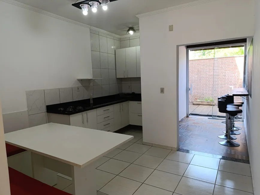 Foto 1 de Casa de Condomínio com 2 Quartos à venda, 76m² em Jardim Jacinto, Jacareí