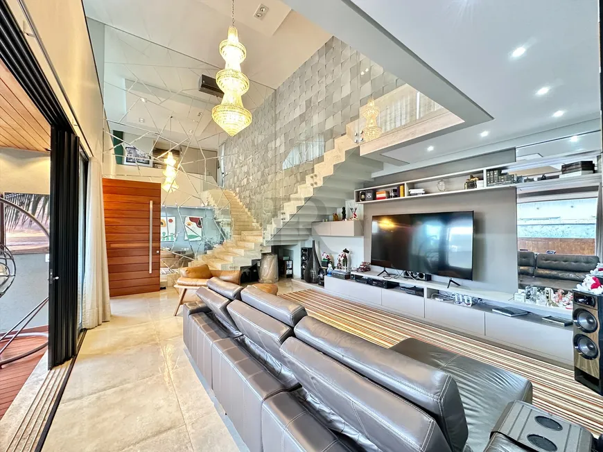 Foto 1 de Casa de Condomínio com 4 Quartos à venda, 323m² em Residencial Goiânia Golfe Clube, Goiânia
