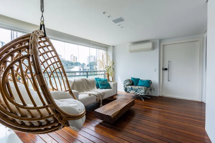 Foto 1 de Apartamento com 3 Quartos à venda, 204m² em Vila Regente Feijó, São Paulo