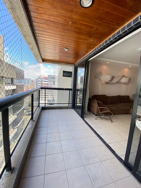 Foto 1 de Apartamento com 3 Quartos à venda, 133m² em Ponta Verde, Maceió
