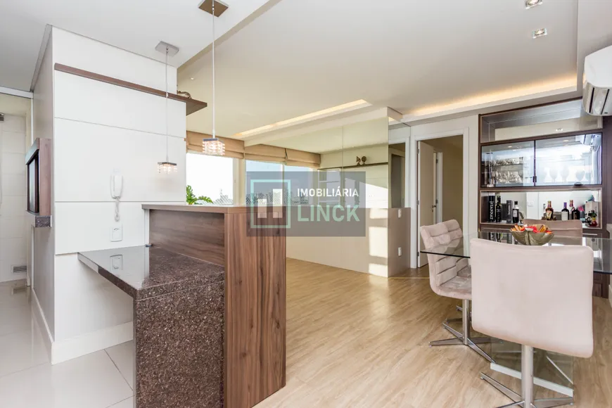 Foto 1 de Apartamento com 2 Quartos para alugar, 87m² em Passo da Areia, Porto Alegre