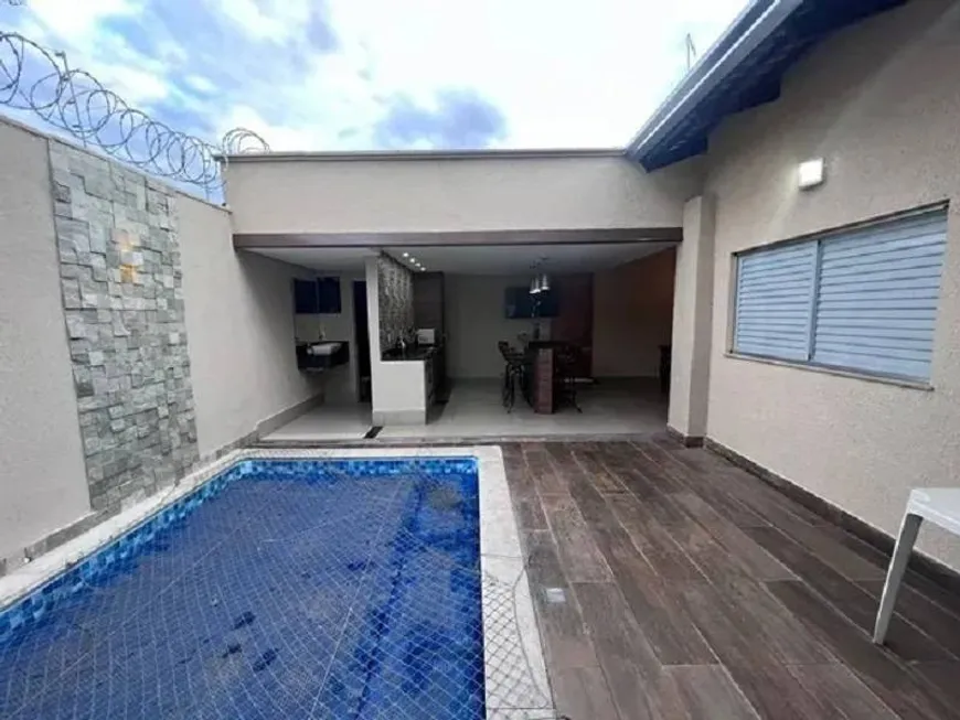 Foto 1 de Casa com 3 Quartos à venda, 150m² em Sítios Santa Luzia, Aparecida de Goiânia