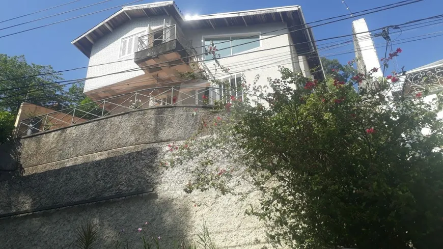 Foto 1 de Sobrado com 4 Quartos para alugar, 300m² em Tremembé, São Paulo