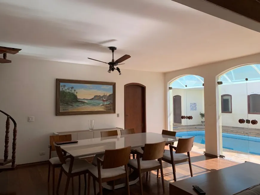 Foto 1 de Casa de Condomínio com 4 Quartos à venda, 450m² em Chácara de La Rocca, Carapicuíba