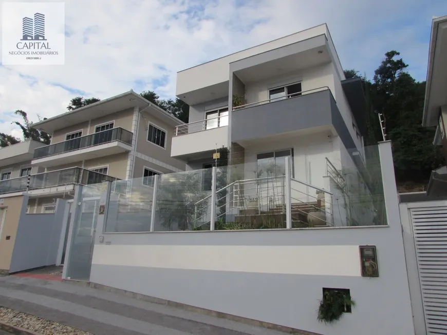 Foto 1 de Casa com 3 Quartos à venda, 326m² em Forquilhinhas, São José