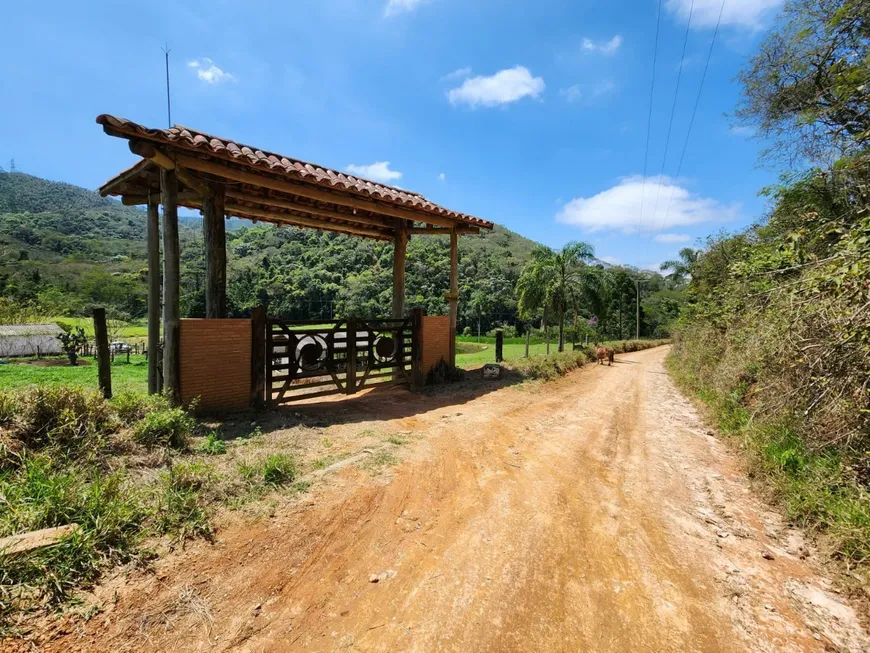 Foto 1 de Fazenda/Sítio com 2 Quartos à venda, 53240000m² em Pião, Piracaia