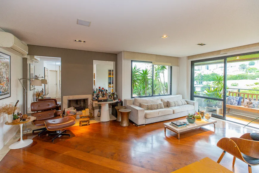 Foto 1 de Apartamento com 3 Quartos à venda, 205m² em Vila Mariana, São Paulo