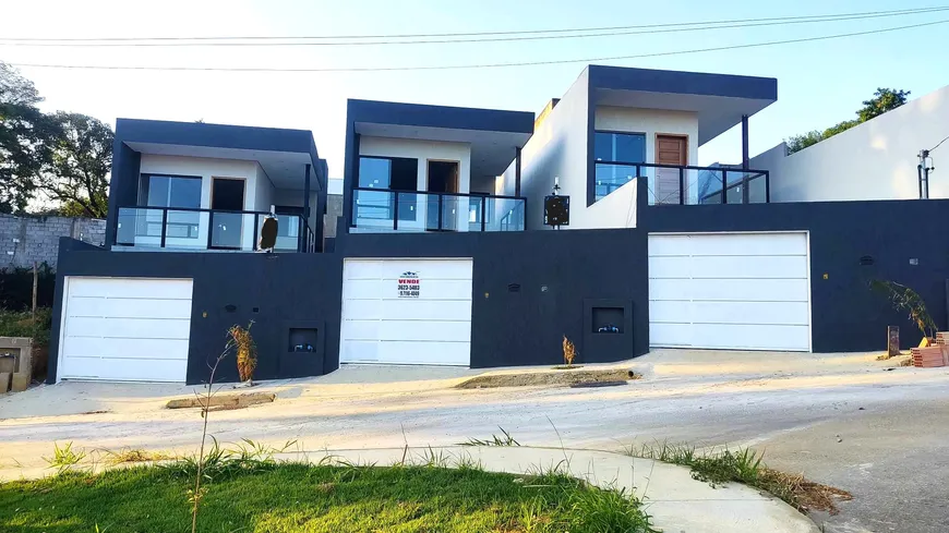Foto 1 de Sobrado com 3 Quartos à venda, 97m² em Belo Vale, São José da Lapa