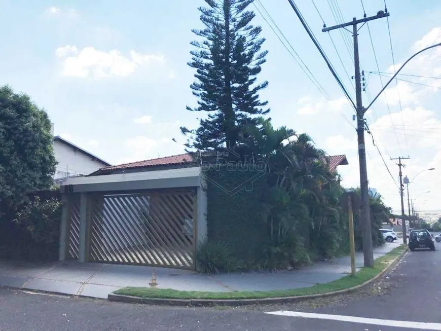 Foto 1 de Casa com 3 Quartos à venda, 268m² em Jardim das Roseiras, Araraquara