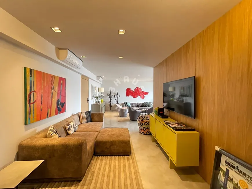 Foto 1 de Apartamento com 3 Quartos à venda, 175m² em Moema, São Paulo
