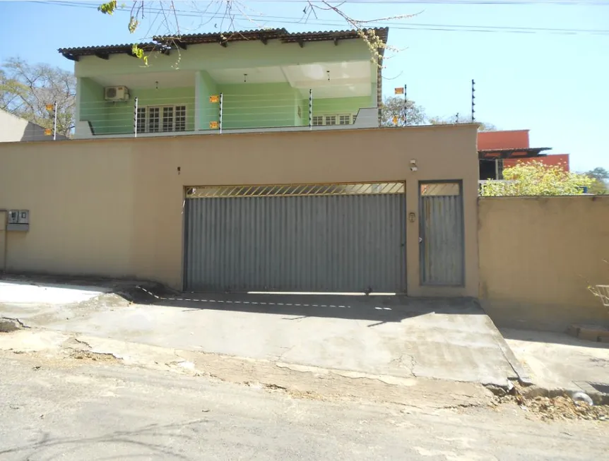Foto 1 de Sobrado com 3 Quartos à venda, 210m² em Residencial Olinda, Goiânia