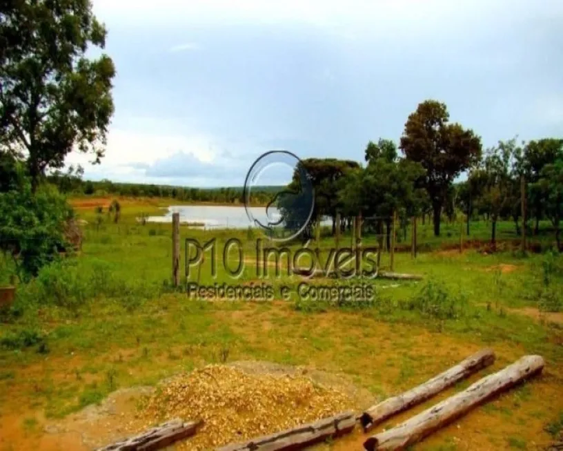 Foto 1 de Fazenda/Sítio com 4 Quartos à venda, 4000m² em Itaipu Barreiro, Belo Horizonte
