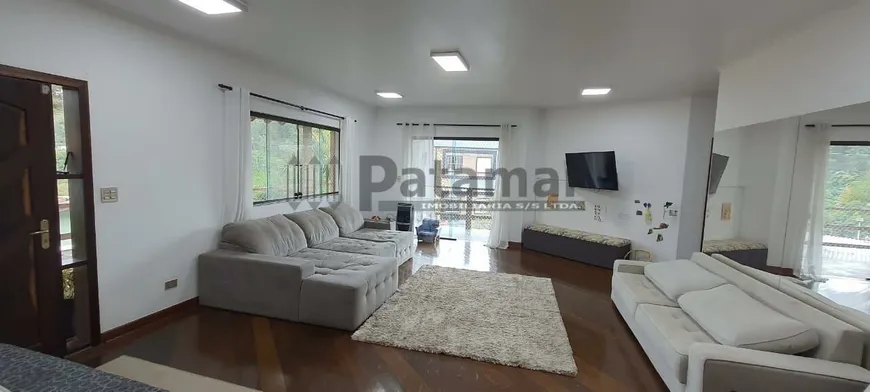 Foto 1 de Casa com 3 Quartos à venda, 300m² em Vila Santa Terezinha, Cotia