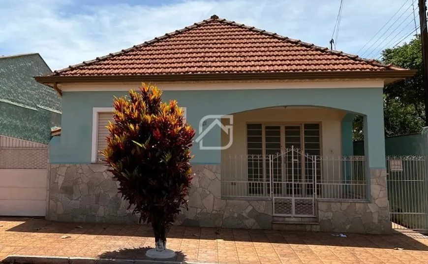 Foto 1 de Casa com 3 Quartos à venda, 128m² em Centro, Ipaussu