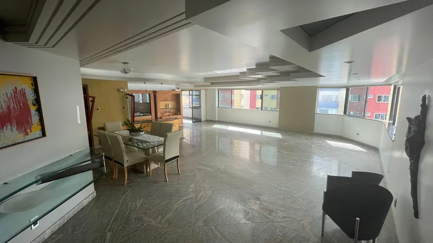 Foto 1 de Apartamento com 4 Quartos à venda, 289m² em Pituba, Salvador