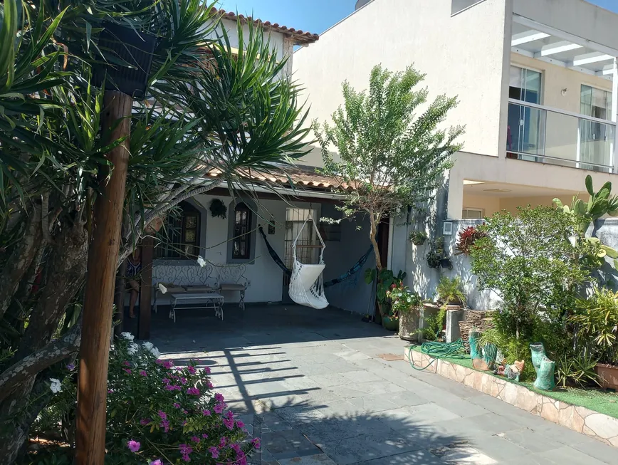 Foto 1 de Casa com 5 Quartos à venda, 360m² em Parque Burle, Cabo Frio