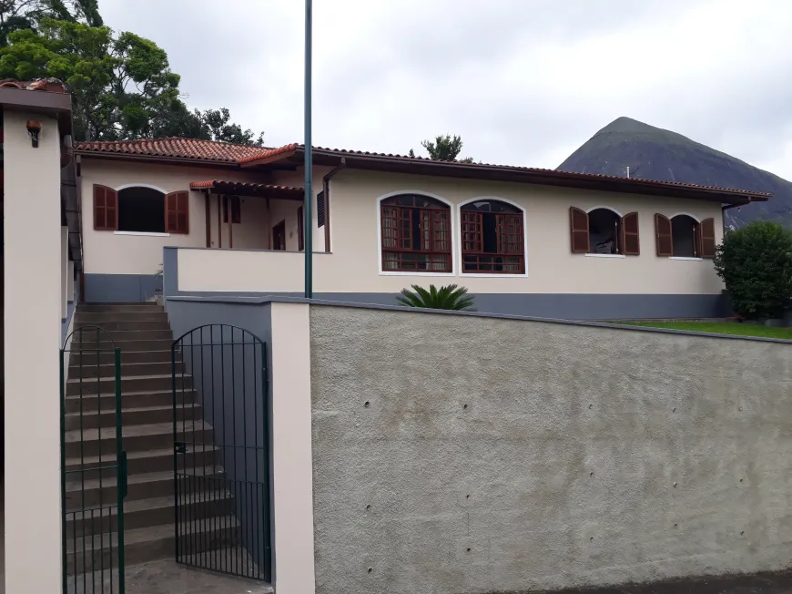 Foto 1 de Casa de Condomínio com 5 Quartos à venda, 284m² em Aprazivel, Nova Friburgo