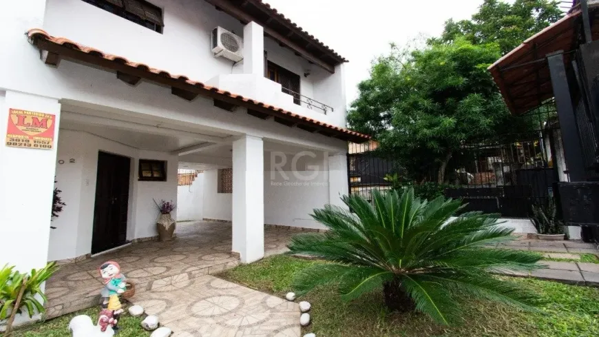 Foto 1 de Casa com 3 Quartos à venda, 237m² em Camaquã, Porto Alegre