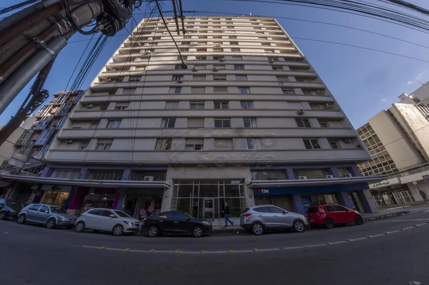 Foto 1 de Apartamento com 3 Quartos para alugar, 106m² em Centro, Pelotas