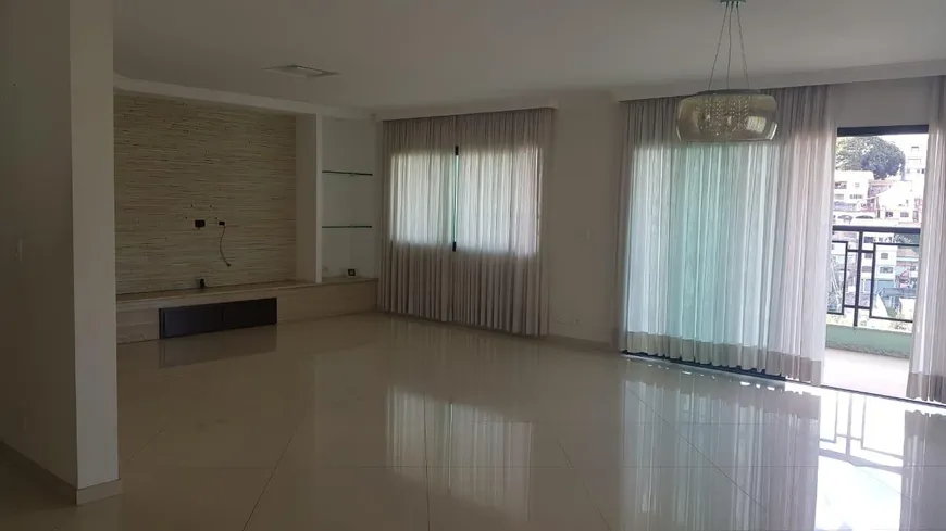 Foto 1 de Casa com 4 Quartos à venda, 340m² em Horto Florestal, São Paulo