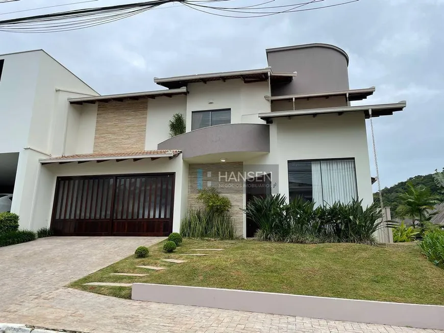 Foto 1 de Casa de Condomínio com 5 Quartos à venda, 250m² em Boa Vista, Joinville