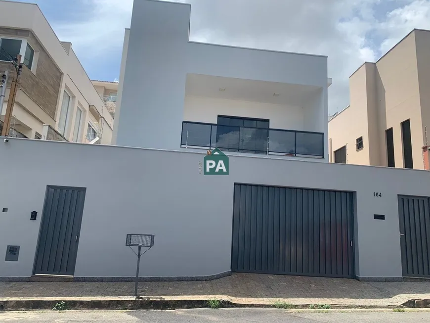 Foto 1 de Casa com 3 Quartos à venda, 279m² em Parque Vivaldi Leite Ribeiro, Poços de Caldas