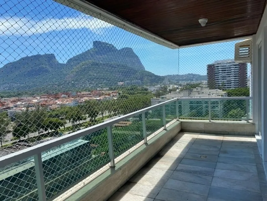 Foto 1 de Apartamento com 4 Quartos à venda, 110m² em Barra da Tijuca, Rio de Janeiro