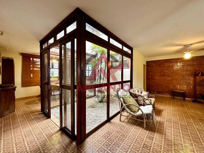 Foto 1 de Casa com 4 Quartos à venda, 277m² em Centro, Ubatuba