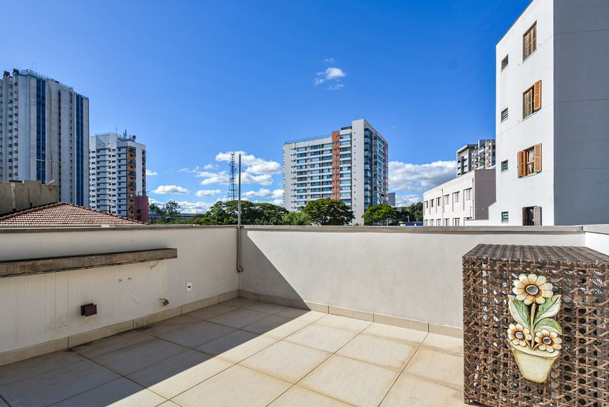 Apartamento na Rua Pascal, Campo Belo em São Paulo, por R$ 890.000