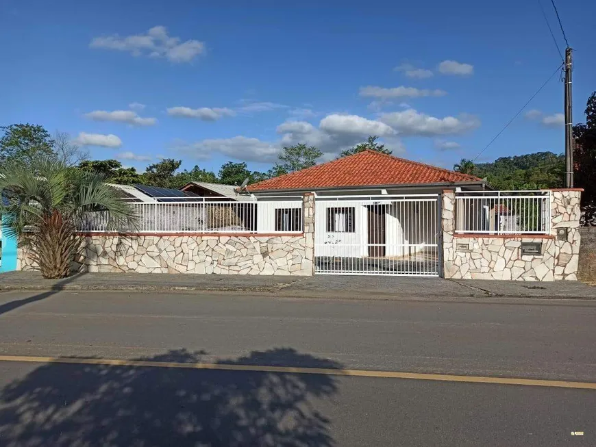 Foto 1 de Casa com 3 Quartos à venda, 168m² em Braço do Ribeirão Cavalo, Jaraguá do Sul