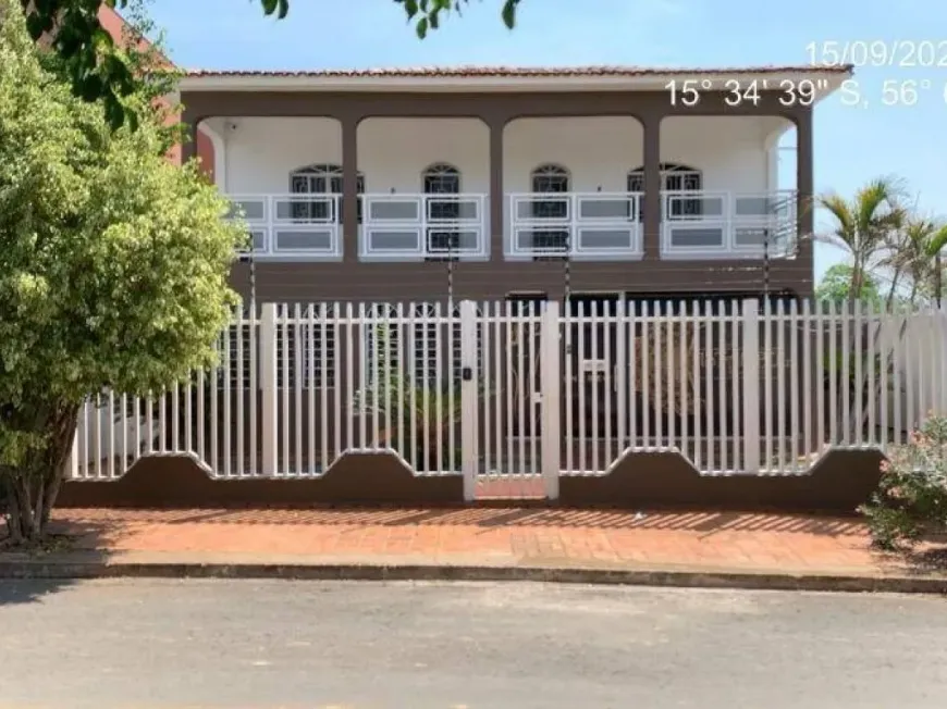 Foto 1 de Casa com 3 Quartos à venda, 336m² em Jardim Mariana, Cuiabá