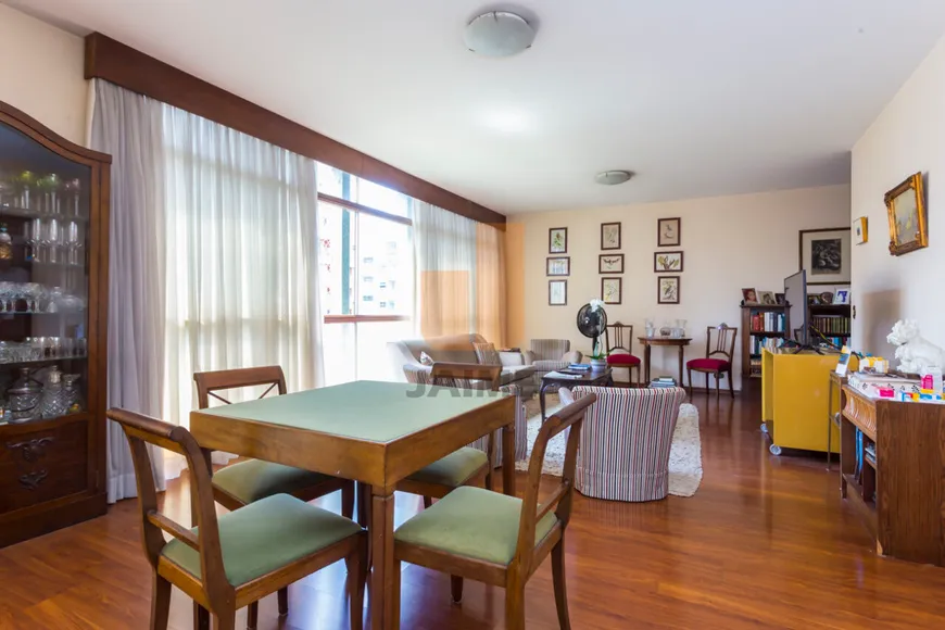Foto 1 de Apartamento com 3 Quartos à venda, 192m² em Higienópolis, São Paulo