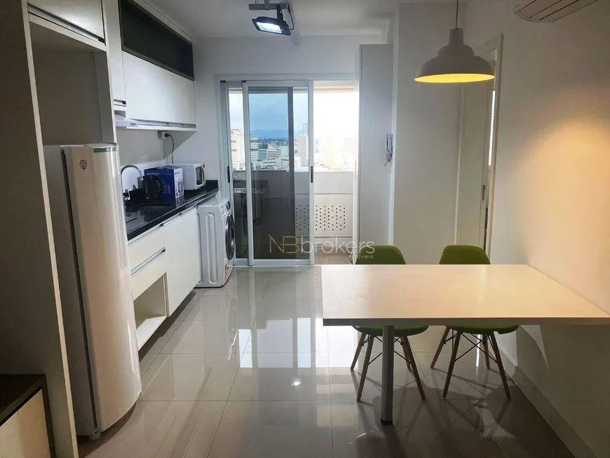 Foto 1 de Apartamento com 1 Quarto para alugar, 38m² em Centro Cívico, Curitiba