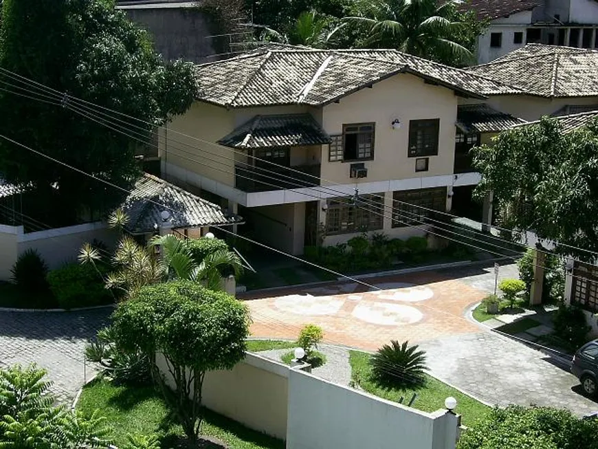 Foto 1 de Casa de Condomínio com 3 Quartos à venda, 40m² em Baldeador, Niterói