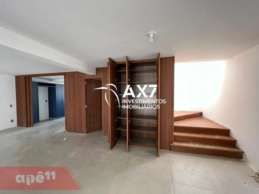 Foto 1 de Casa com 4 Quartos à venda, 382m² em Alto de Pinheiros, São Paulo