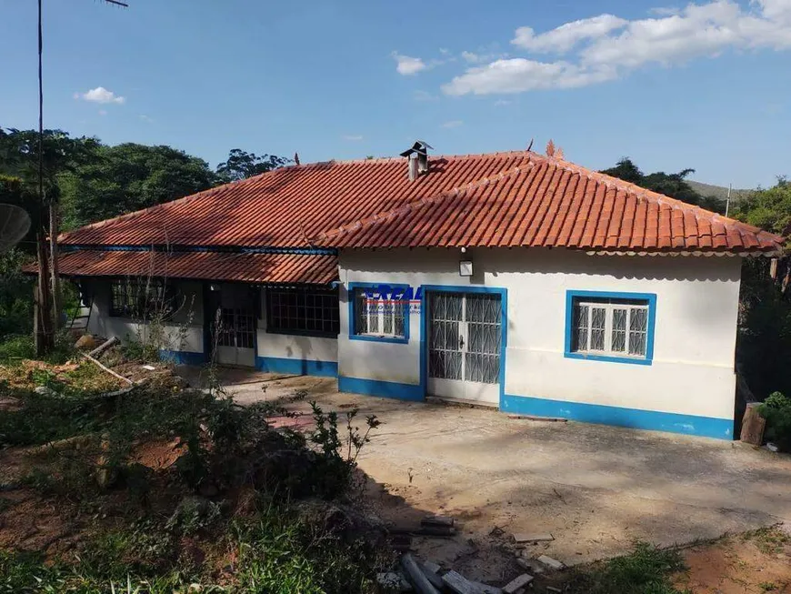 Foto 1 de Fazenda/Sítio com 3 Quartos à venda, 400m² em Centro, Passa Tempo