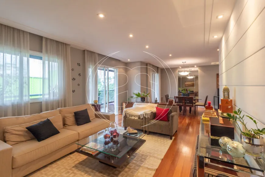 Foto 1 de Apartamento com 3 Quartos para alugar, 174m² em Alto Da Boa Vista, São Paulo