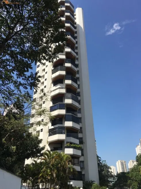 Foto 1 de Apartamento com 3 Quartos à venda, 235m² em Vila Suzana, São Paulo