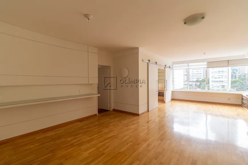 Foto 1 de Apartamento com 3 Quartos para alugar, 160m² em Jardim Paulista, São Paulo