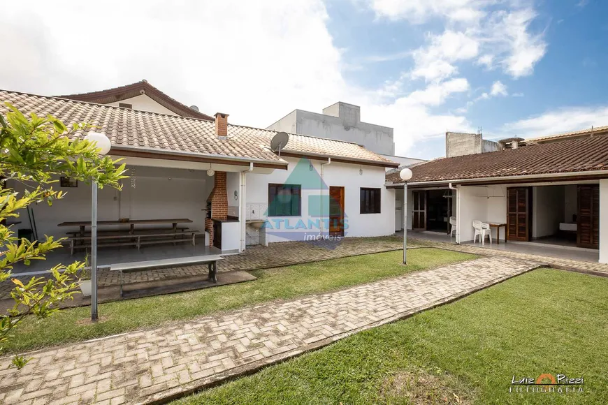 Foto 1 de Casa com 6 Quartos à venda, 300m² em PRAIA DE MARANDUBA, Ubatuba