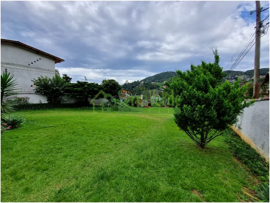 Foto 1 de Lote/Terreno à venda, 499m² em Mosela, Petrópolis