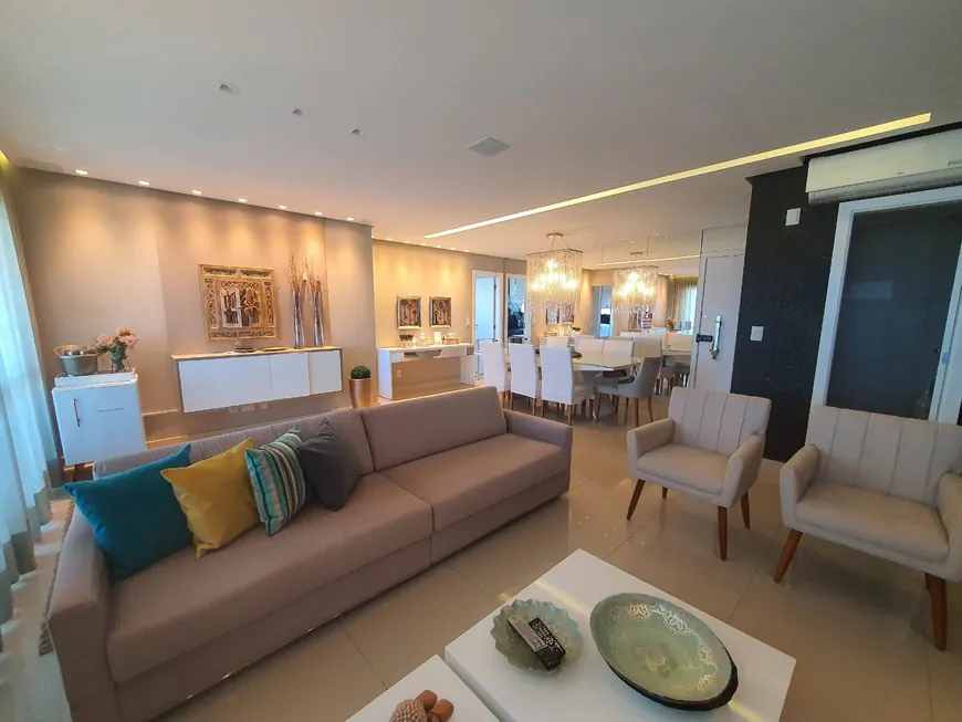 Foto 1 de Apartamento com 4 Quartos à venda, 145m² em Piatã, Salvador