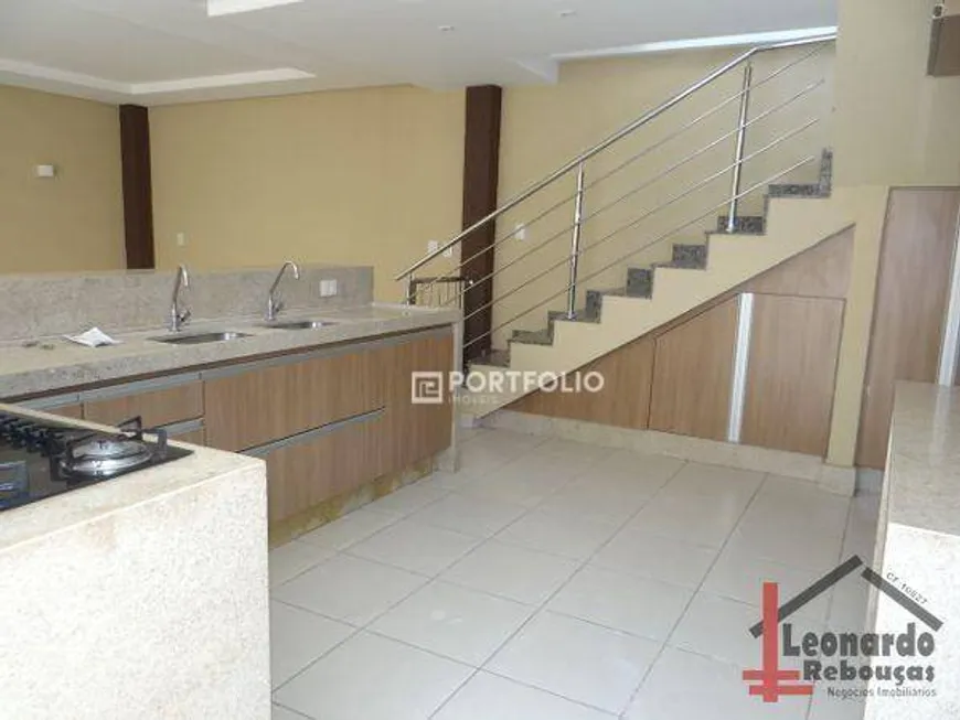 Foto 1 de Casa com 5 Quartos à venda, 300m² em Setor Nova Suiça, Goiânia