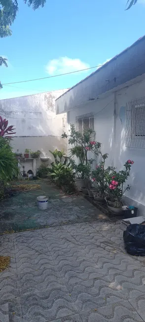 Foto 1 de Casa com 3 Quartos à venda, 360m² em Candelária, Natal