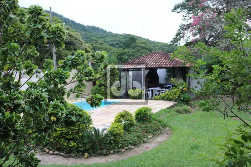 Foto 1 de Casa com 3 Quartos à venda, 850m² em Engenho do Mato, Niterói