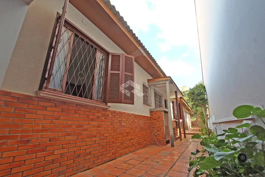 Foto 1 de Casa com 3 Quartos à venda, 200m² em Teresópolis, Porto Alegre