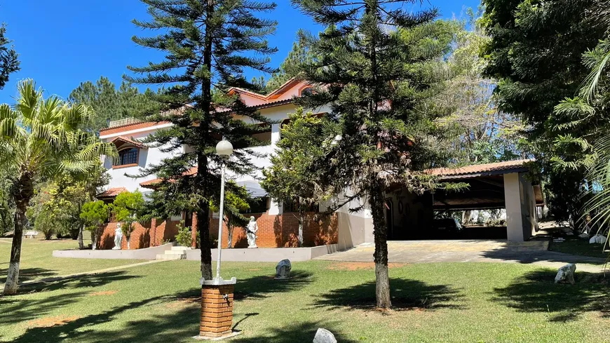 Foto 1 de Fazenda/Sítio com 7 Quartos à venda, 1100m² em Veraneio Irajá, Jacareí