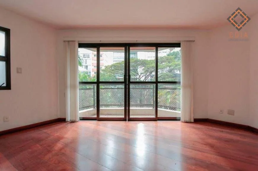 Foto 1 de Apartamento com 3 Quartos à venda, 160m² em Higienópolis, São Paulo