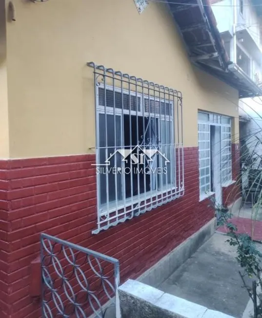 Foto 1 de Casa com 3 Quartos à venda, 150m² em Quissama, Petrópolis