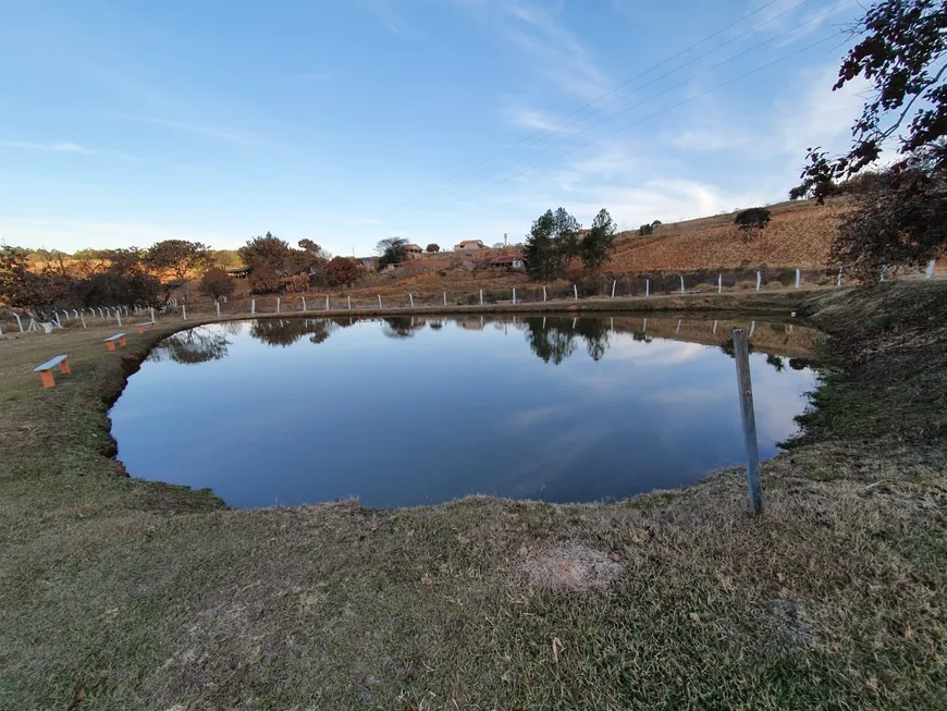 Foto 1 de Fazenda/Sítio com 4 Quartos à venda, 150m² em Zona Rural, Ouro Fino